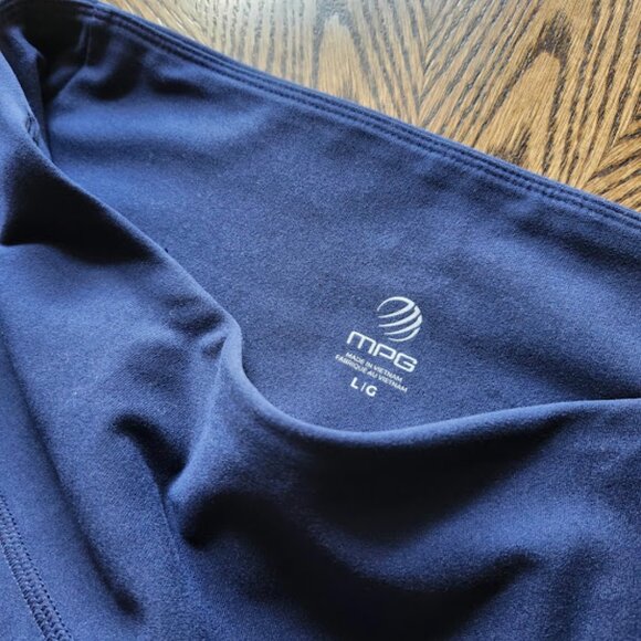 MPG Explore Capri High-Waisted Leggings - Navy Blue - from Stitch FIx - Picture 5 of 5